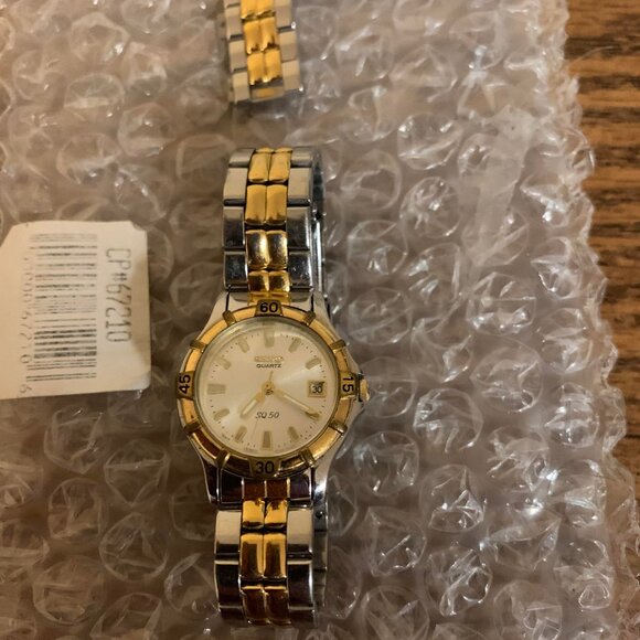 2 Tone Gold and Silver Seiko Quartz Watch with Extra Bezels - Picture 2 of 4